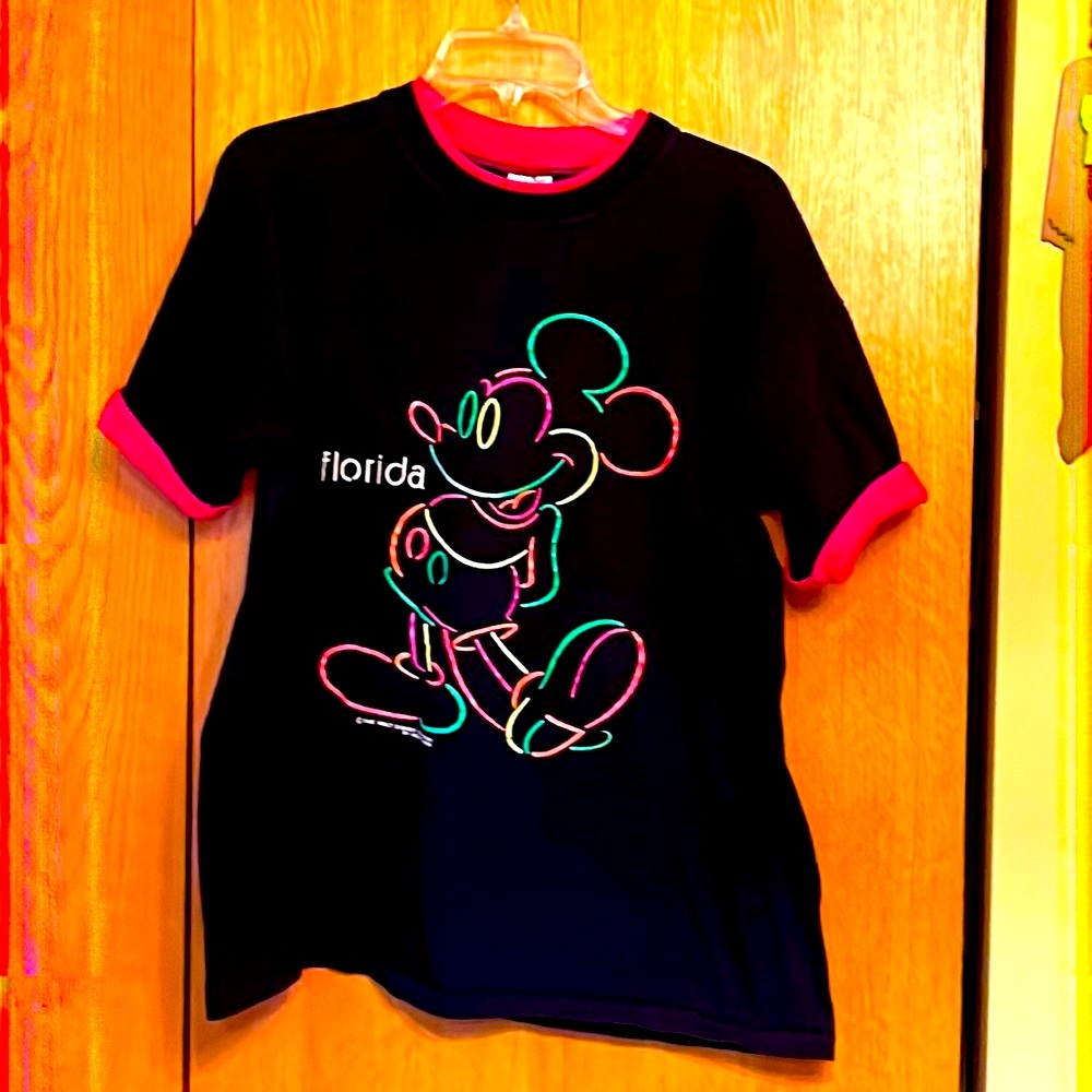 Vintage 80s DISNEY MADE IN USA FLORIDA NEON MICKEY MOUSE TEE SHIRT L VELVA SHEEN